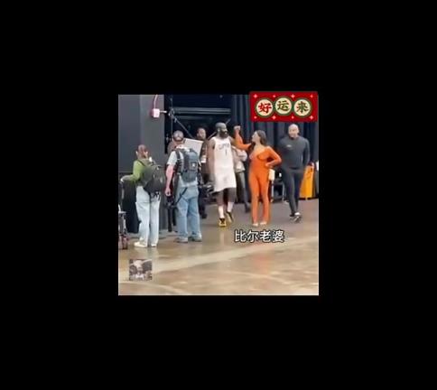 果然来快船了！据悉哈登是比尔夫妇的媒人，跟他们夫妻关系很好~